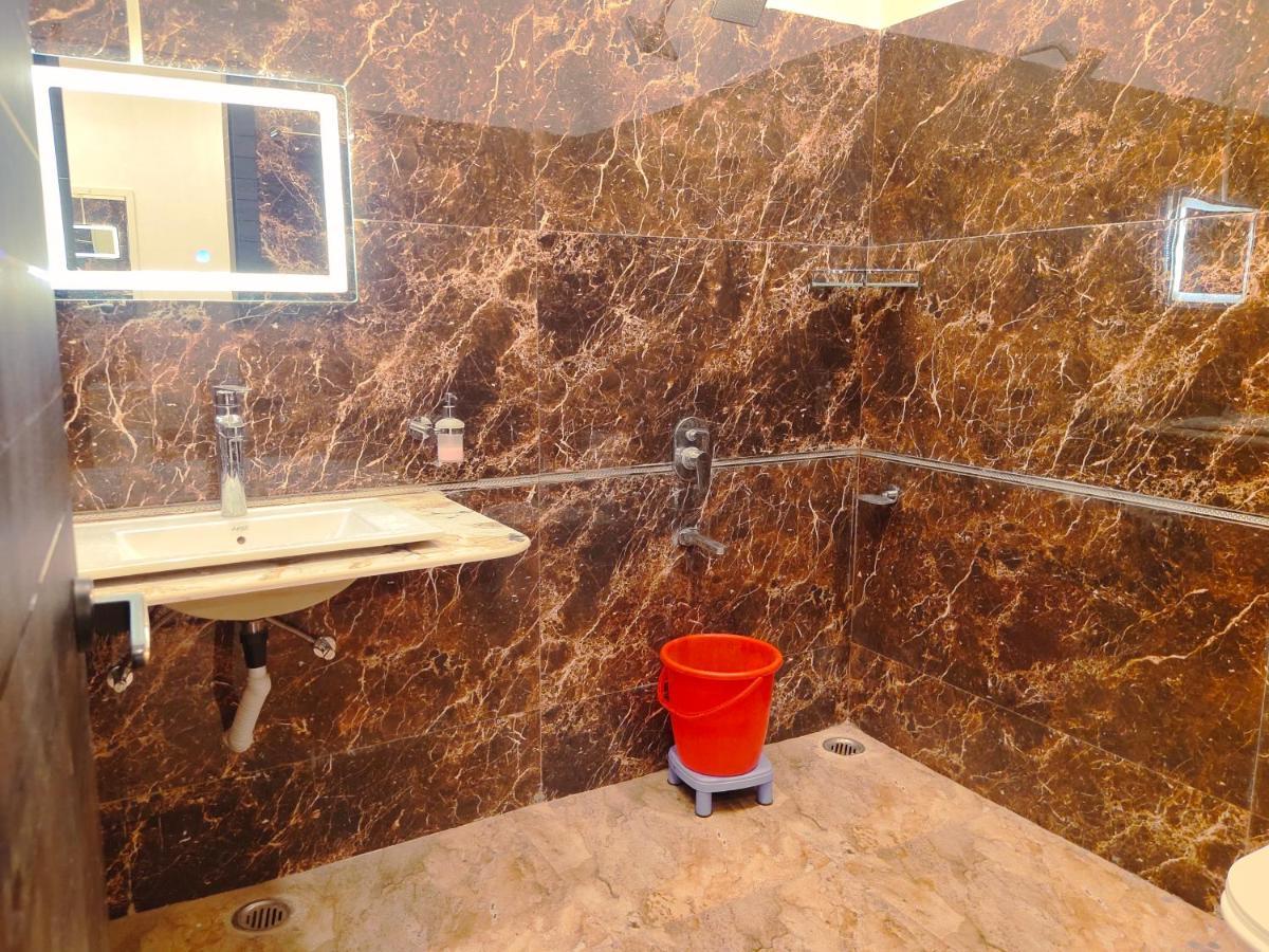 Hotel The Shree Jee Palace Mirzāpur المظهر الخارجي الصورة